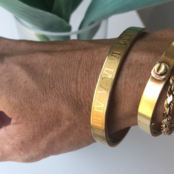 Gold tone Roman numeral bracelet - Picture 8 of 13